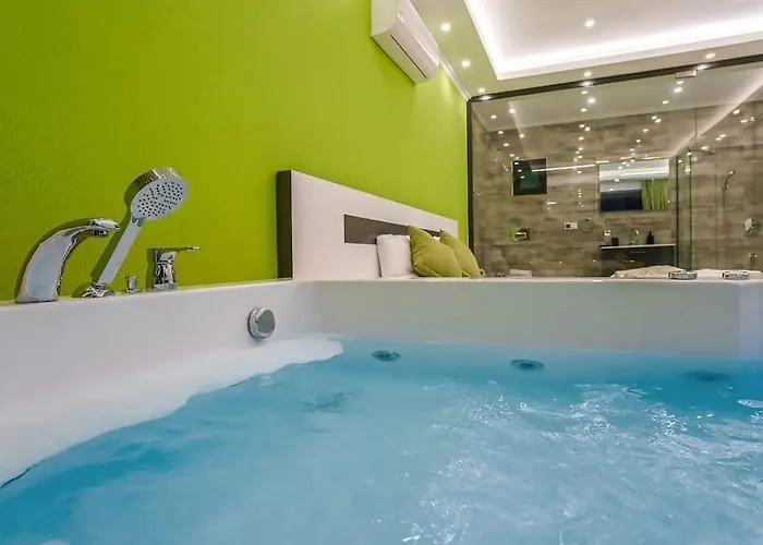 Ortac 1 Doga Icerisinde, Korunakli Villa