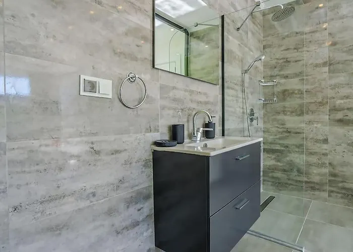 Ortac 1 Doga Icerisinde, Korunakli Villa Kas