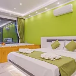 Ortac 1 Doga Icerisinde, Korunakli Villa Kaş