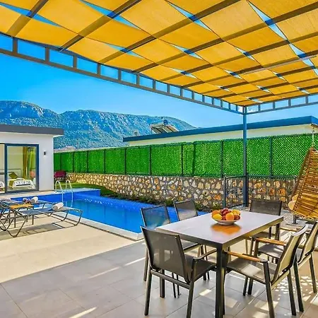 Ortac 1 Doga Icerisinde, Korunakli Βίλα