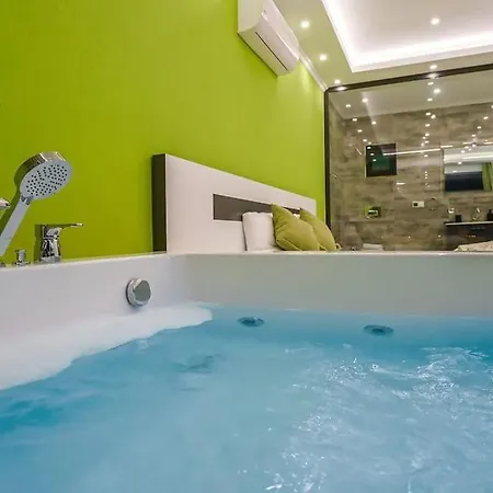 Ortac 1 Doga Icerisinde, Korunakli Villa