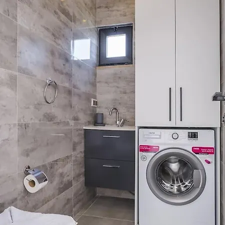 Ortac 1 Doga Icerisinde, Korunakli Villa